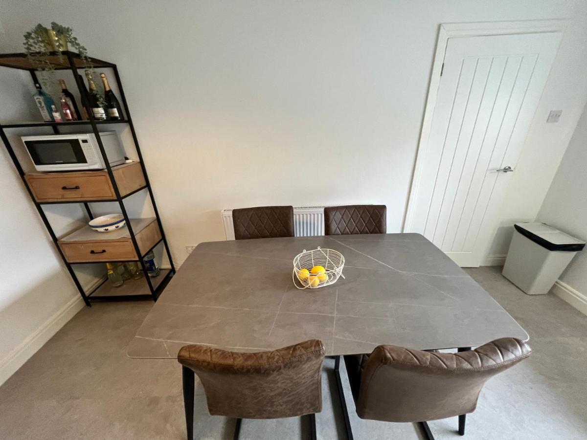 Very Comfy 3 Bed Town House Ashton-under-Lyne Buitenkant foto